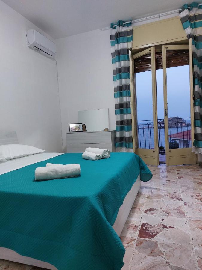 Stella Di Mare Apartment Aci Castello Luaran gambar