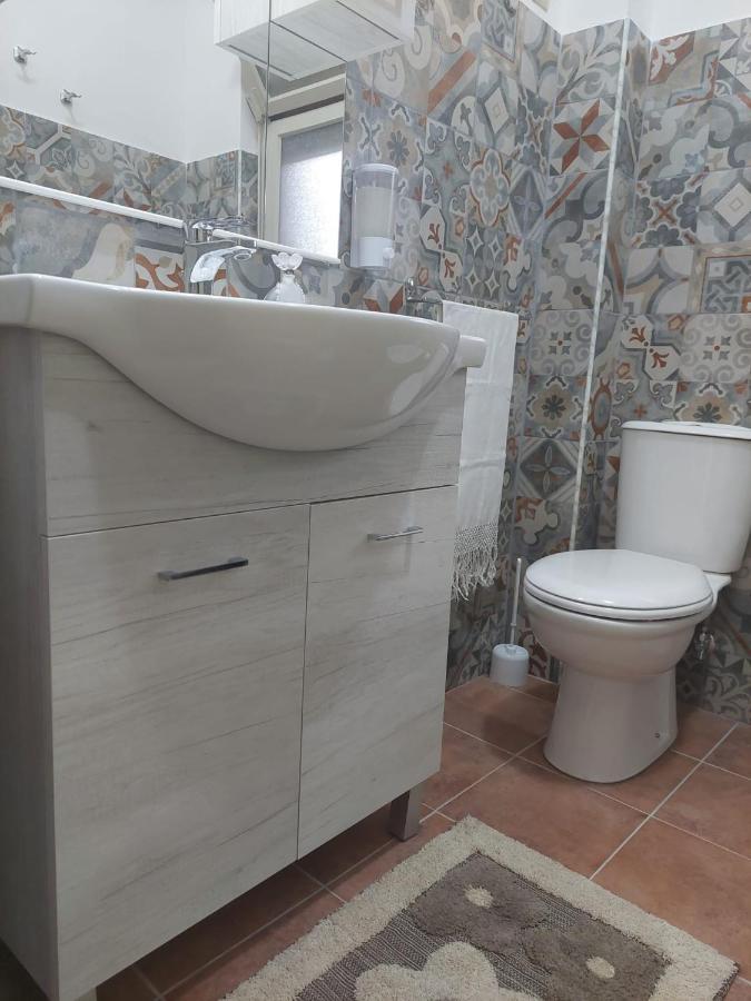Stella Di Mare Apartment Aci Castello Luaran gambar