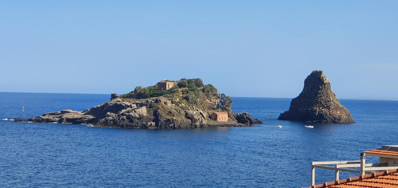 Stella Di Mare Apartment Aci Castello Luaran gambar
