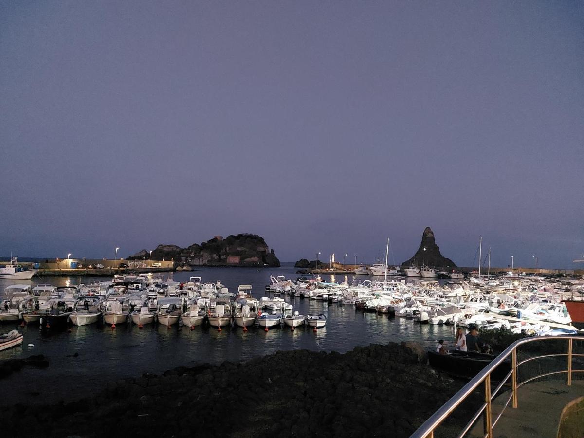 Stella Di Mare Apartment Aci Castello Luaran gambar