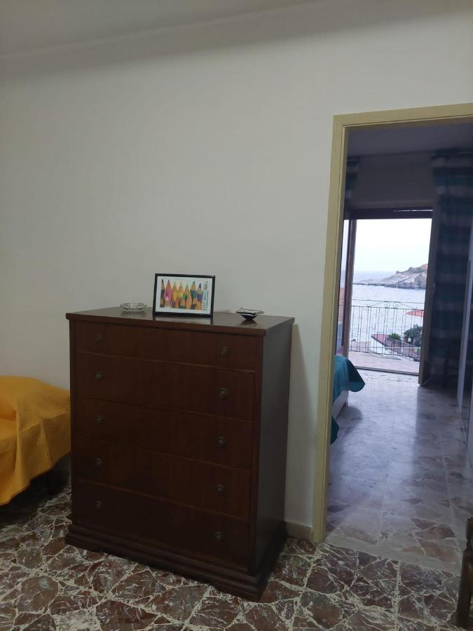 Stella Di Mare Apartment Aci Castello Luaran gambar